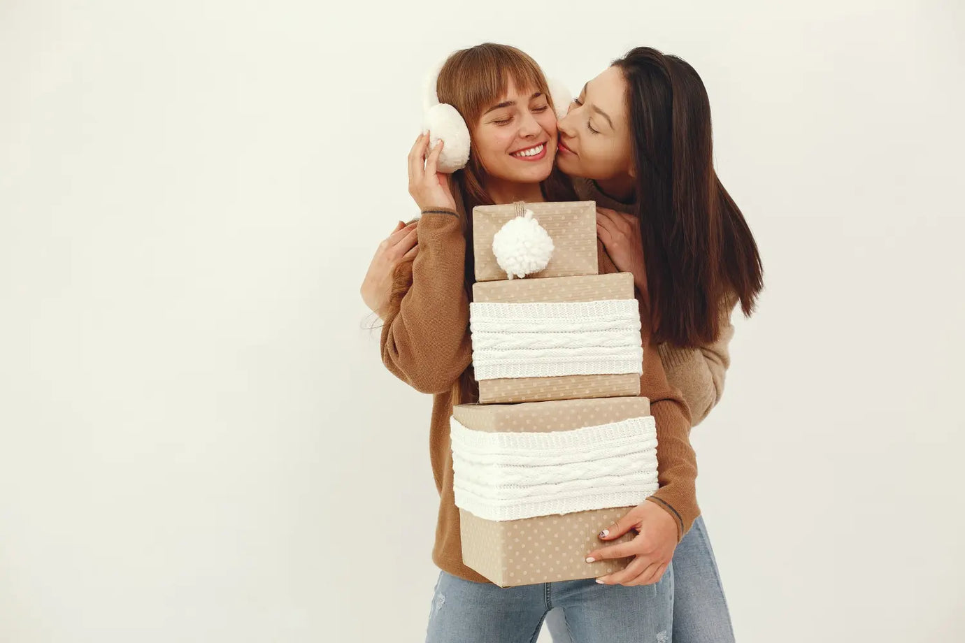 40 Incredibly Useful Gifts for Mom That She’ll Use Every Single Day